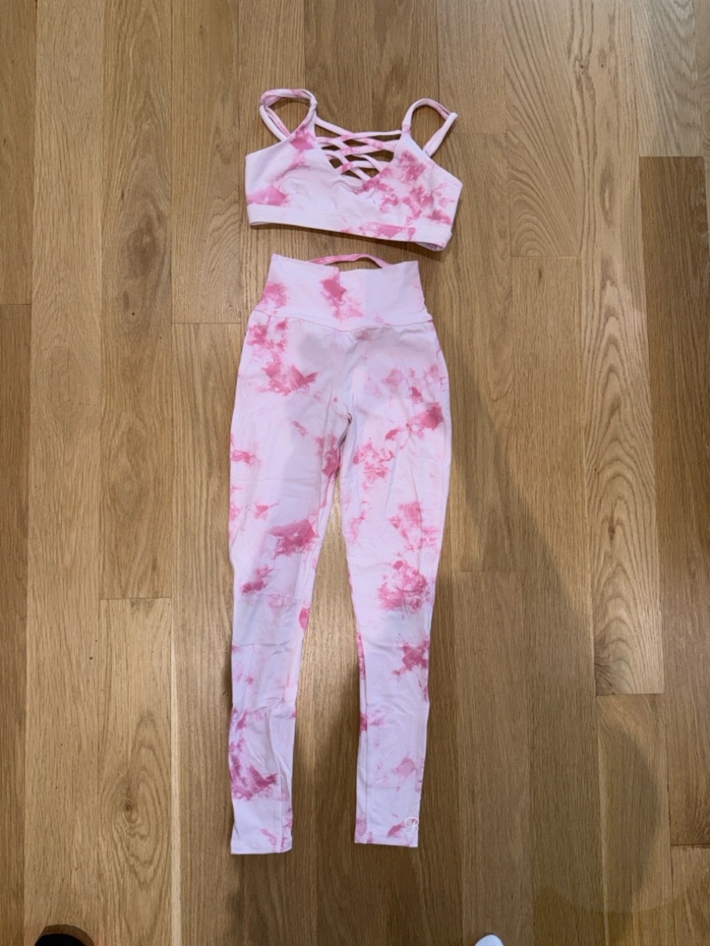 Bombshell Sportswear Pink Tie-Dye Crisscross Sports Bra & Legging Set, S/XS - Picture 3 of 10